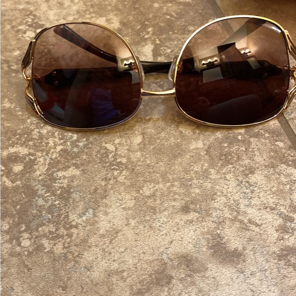Jessica Simpson Gold Aviator Women’s Sunglasses - Picture 3 of 3